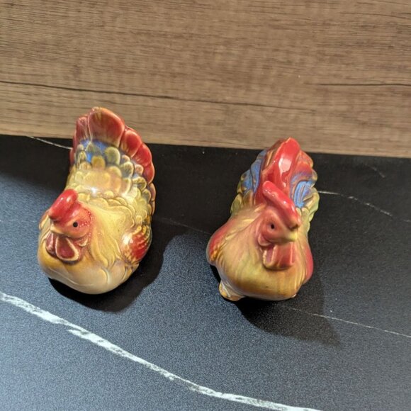 Ceramic Rooster & Hen Salt And Pepper Shakers Vintage Farmhouse Decor Kitchen - Picture 3 of 8